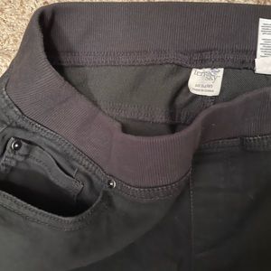 Terra and Sky women’s black jeggings